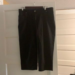 Black cotton blend Modea capris
